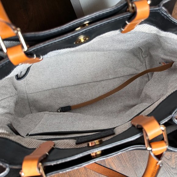 -SOLD-Dooney & Bourke bag in very good used condition - Picture 3 of 7